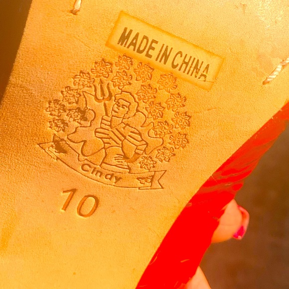 ✨Cindy✨ Color-Block Candy 🍎 Red & Metallic Silver Patent Arched Pumps - Picture 6 of 8